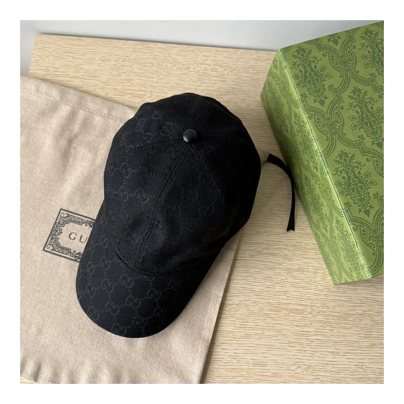 Gucci GG Canvas Baseball Cap — Negro — vista 06