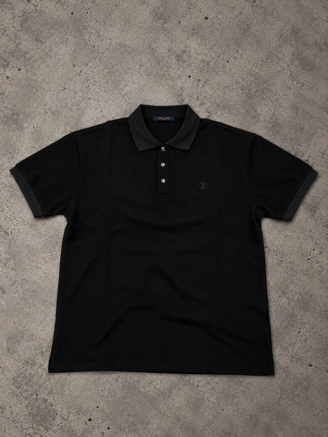 Louis Vuitton Polo Negro Cuello Tono Sobre Tono