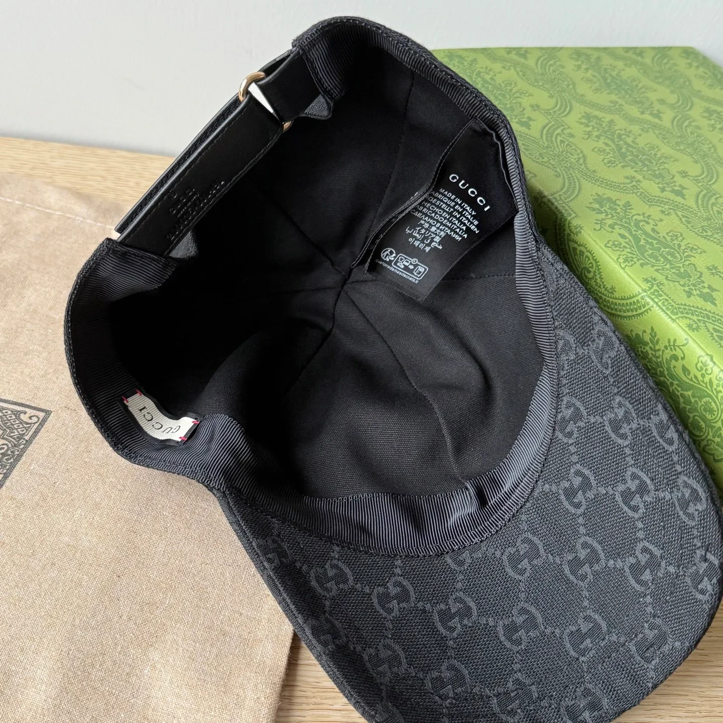 Gorra Gucci negra con monograma GG — imagen 4