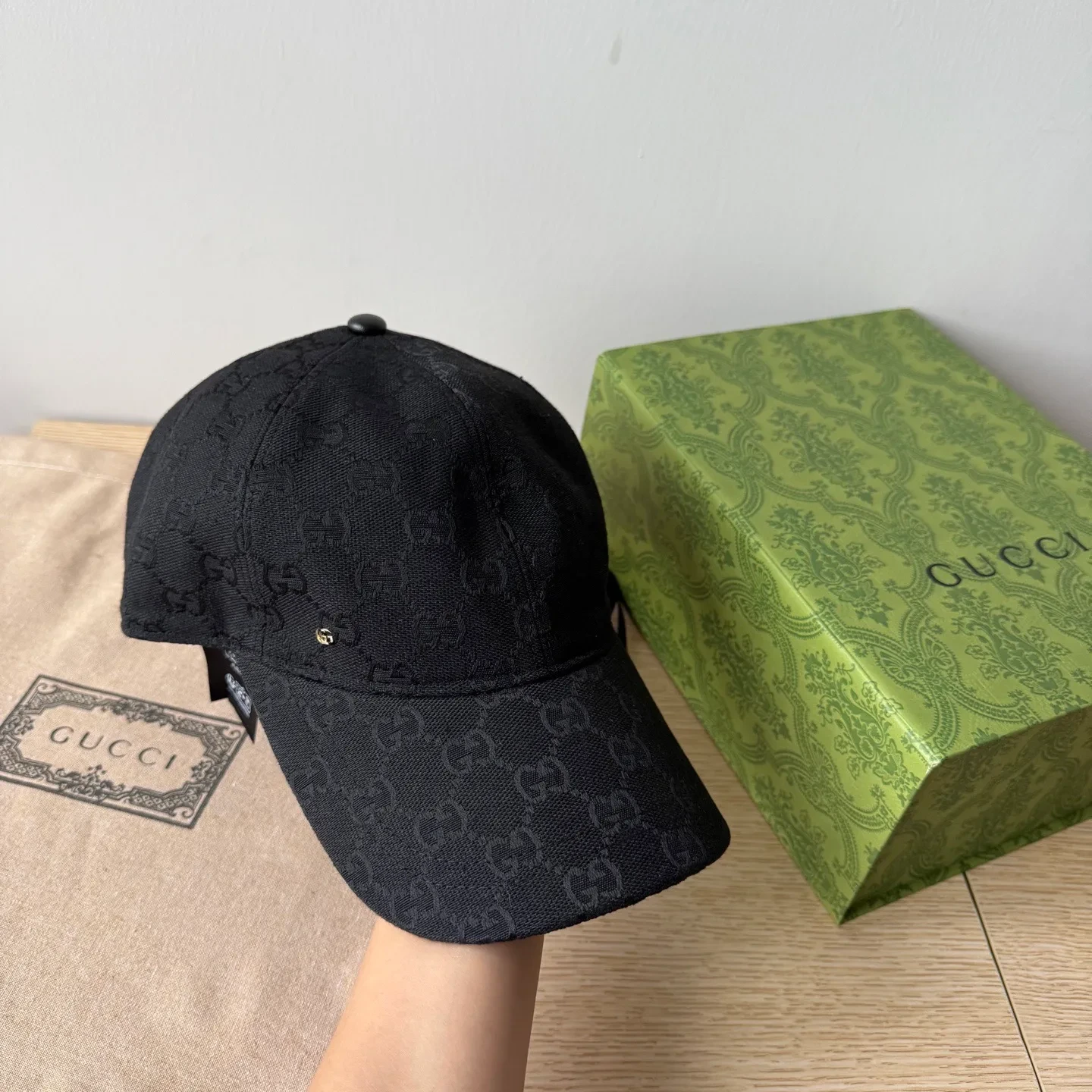 Gorra Gucci negra con monograma GG — imagen 5