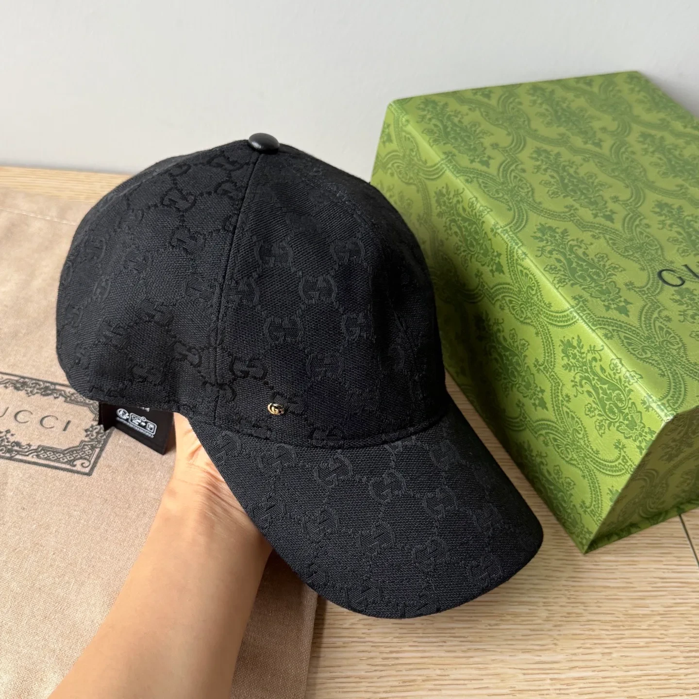 Gorra Gucci negra con monograma GG — imagen 7