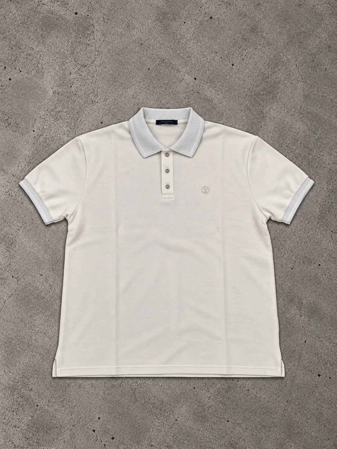 Louis Vuitton Polo Crema Cuello Gris Logo Pecho