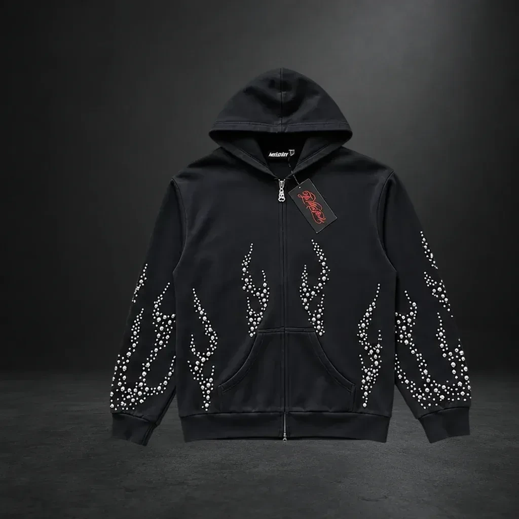 Hoodie Hellstar negro, composición editorial sobre fondo carbón