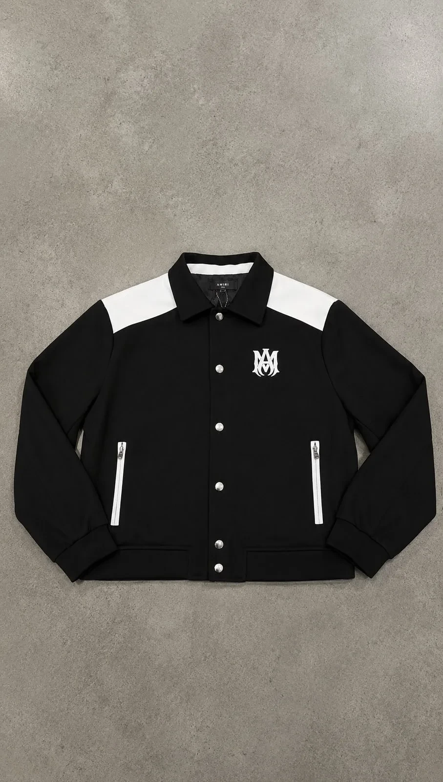 Amiri Chaqueta Negra Hombros Blancos Logo MA